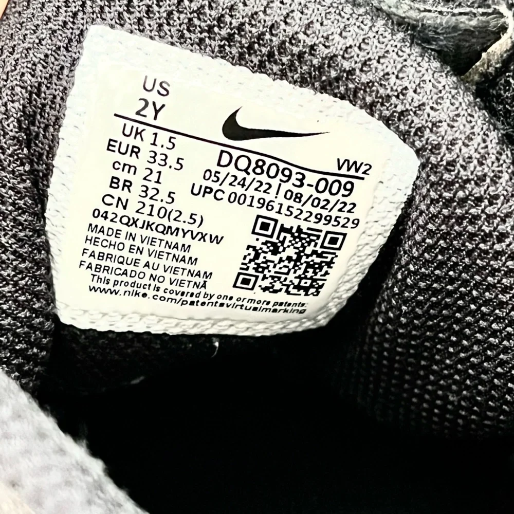 NIKE Kids Basketball Casual Sports Sneakers Shoes Boy Black White size 2Y